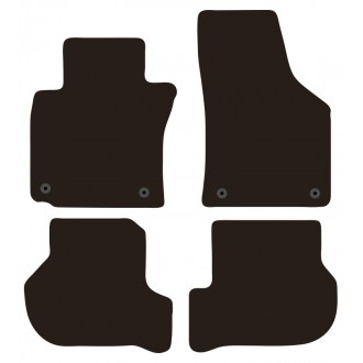 Set completo di tappeti in moquette su misura...